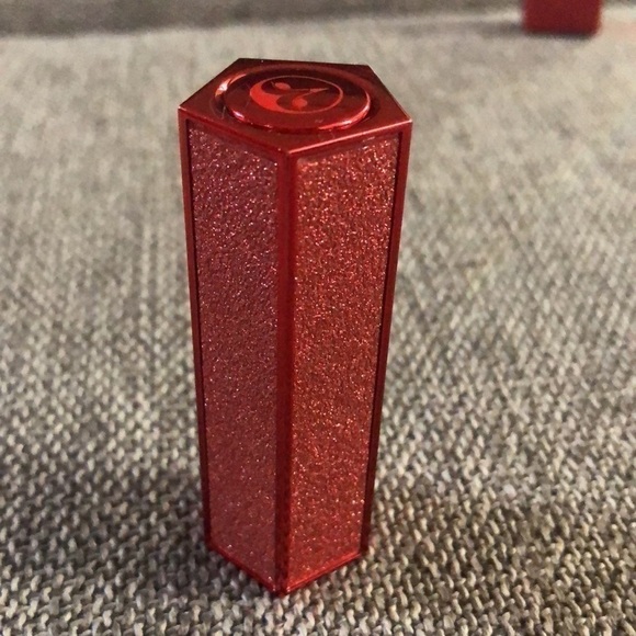 NEW Hank & Henry Satin Cream Lipstick In Te Amo - Picture 12 of 15